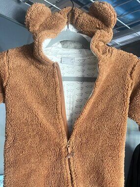 PETER ALEXANDER BABY BEAR ONESIE